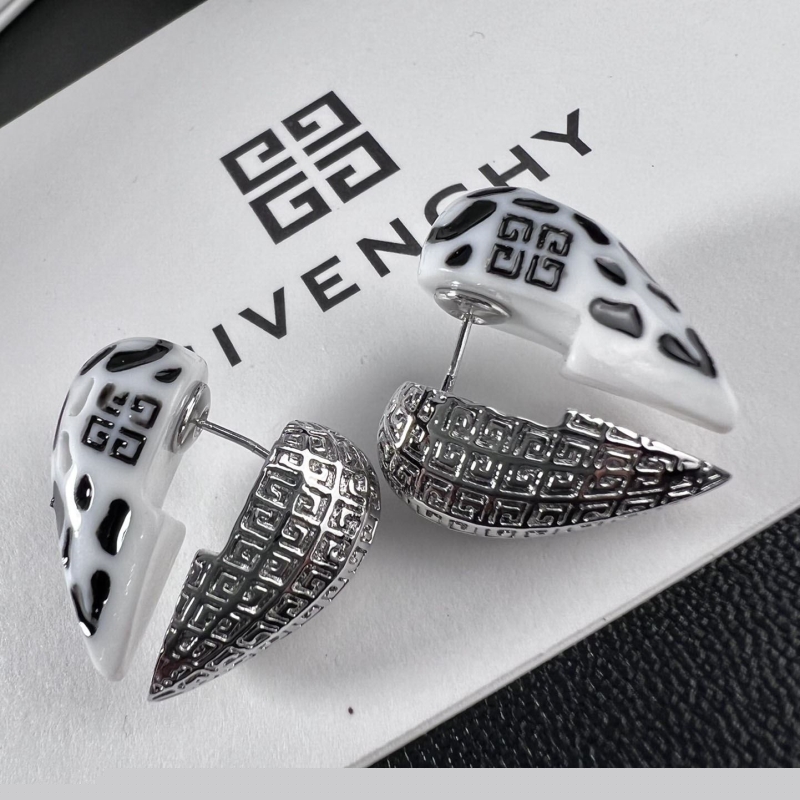 GIVENCHY